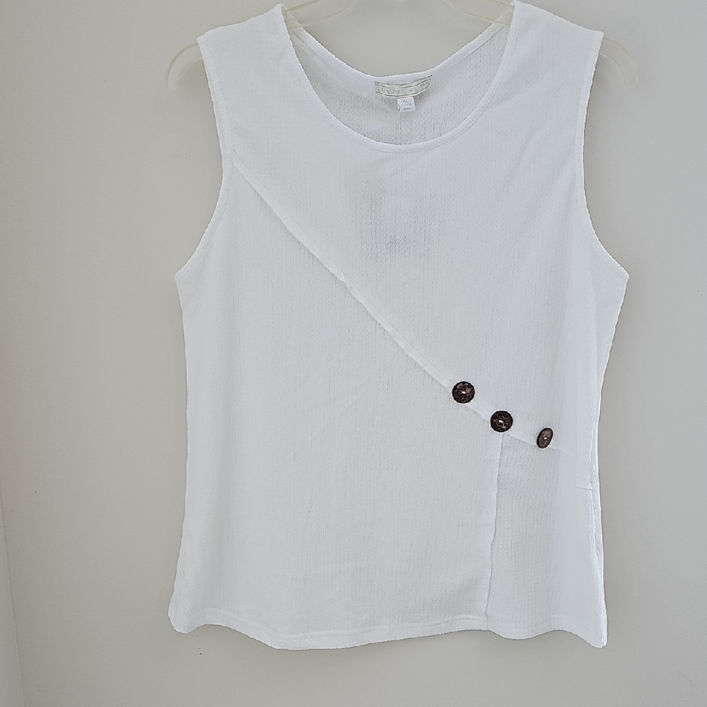White Sleeveless Top with Button Detail. NWT. By JUNIPER‎ LIME